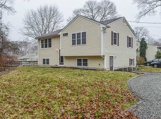 19 Channing St, Warwick, RI 02889