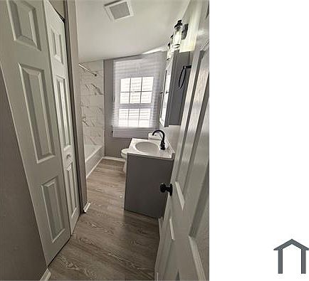 3rd image of 6018 Marquette Rd