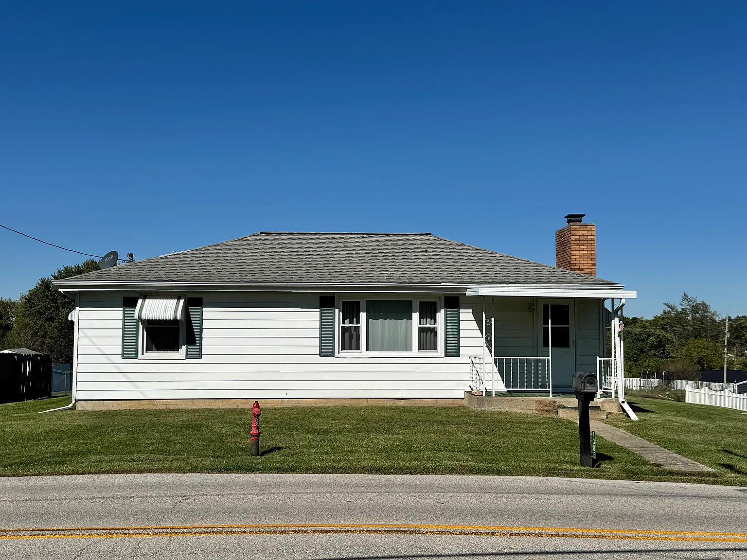 3 bed, 1120 sqft, $1,700 — Photo 1