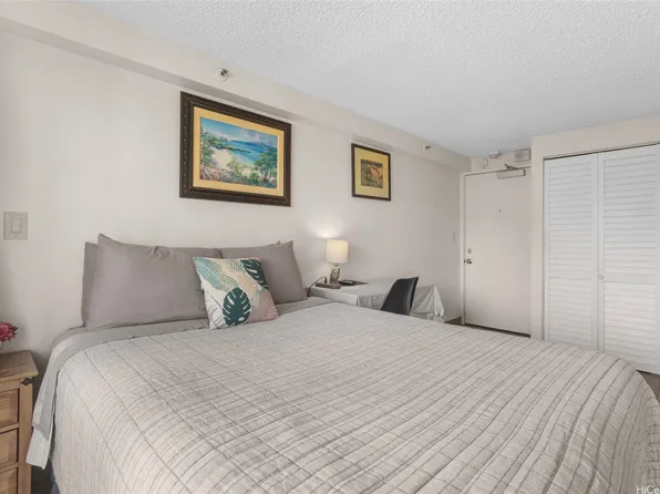 2463 Kuhio Ave APT 1010, Honolulu, HI 96815