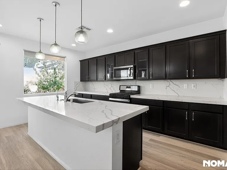 4611 Chirping St — Photo 3