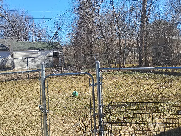 1304 E Tucker St — Photo 11