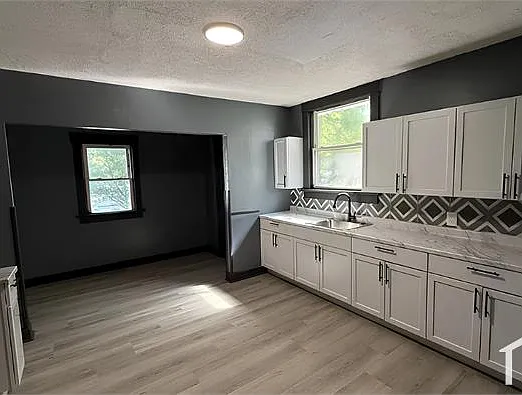 3 bed, 1460 sqft, $1,300 — Photo 2