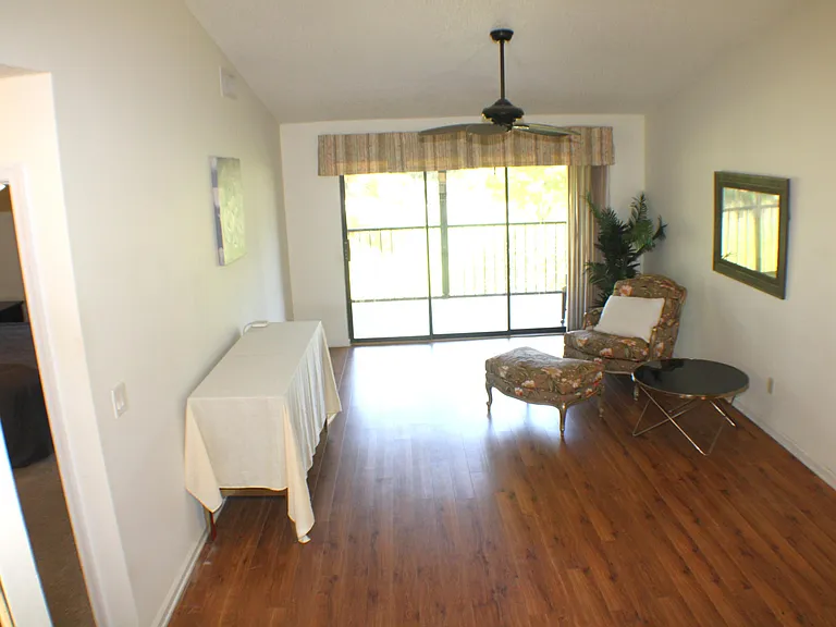 1082 Keystone Dr #C — Photo 7