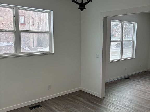 3rd image of 1214-1216 Brown St #1214