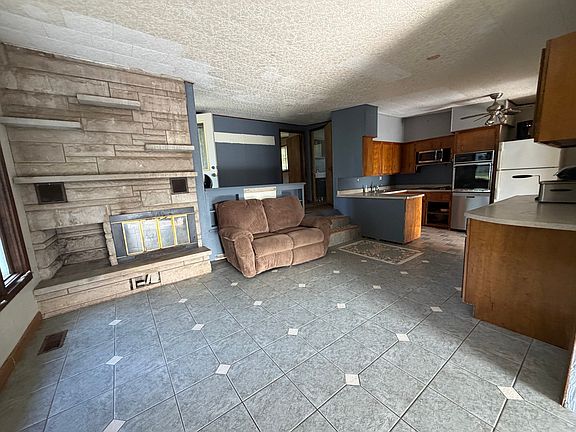 4th image of 1708 Moonglow Rd