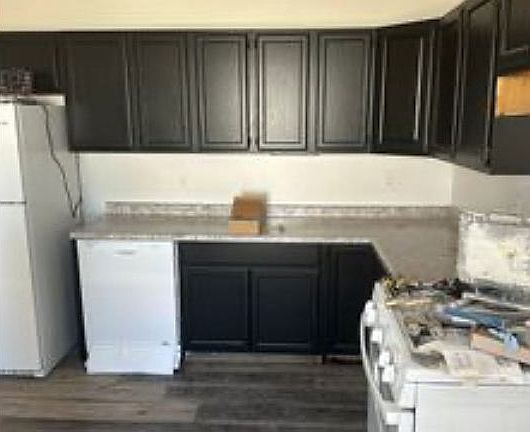 Eat in kitchen 