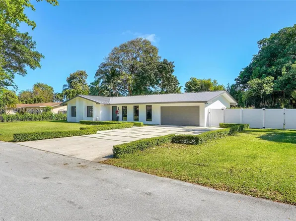 8820 SW 182nd Ter, Palmetto Bay, FL 33157