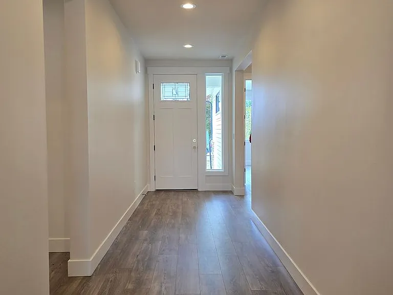 8717 33rd St E — Photo 2