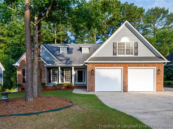 185 Falling Water Rd, Spring Lake, NC 28390