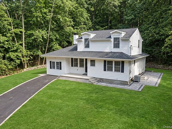 2nd image of 128 Crooked Hill Road