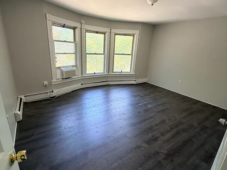22 Sheldon St — Photo 16