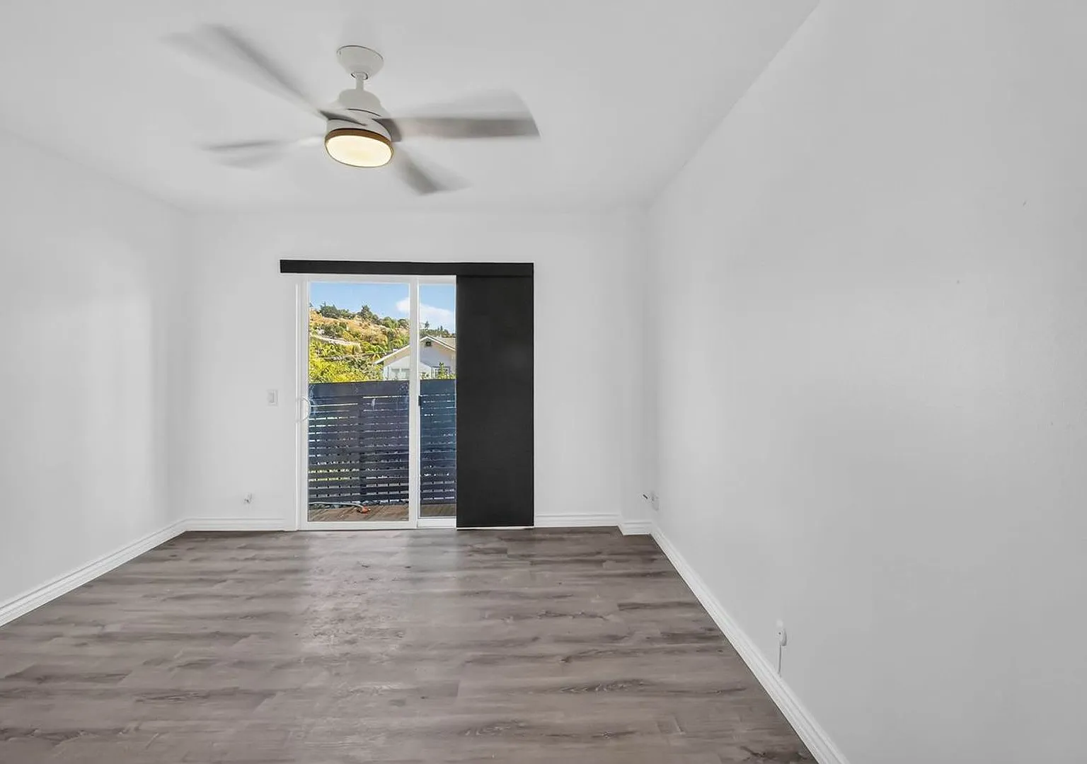 Charming 1-Bedroom Condo in Convenient Escondido Location — Photo 2