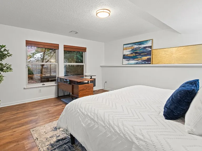 8453 Lightening View Dr — Photo 2
