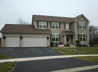 1960 Sycamore Ln, Island Lake, IL 60042