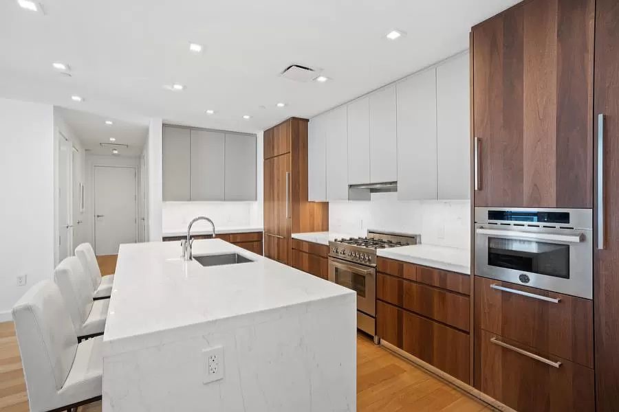 1st image of 360 E 89th St #6A