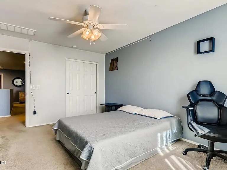 6144 W Freeway Ln — Photo 17