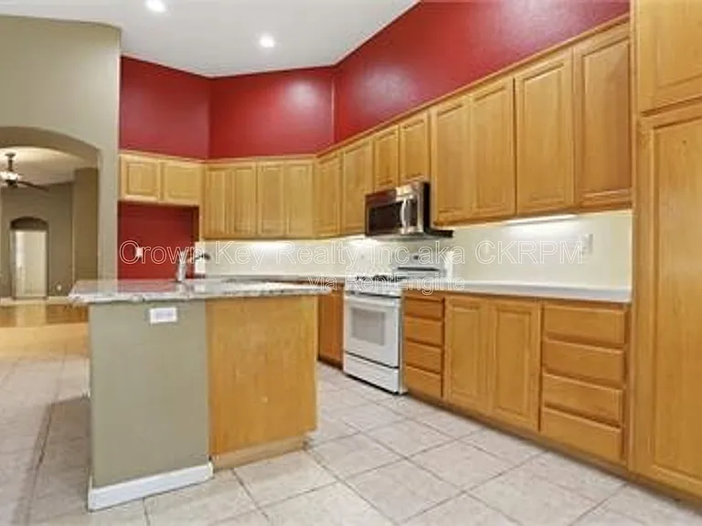 1844 Oswego Ct — Photo 9