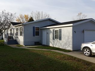 40 Eagle St, Whitmore Lake, MI 48189