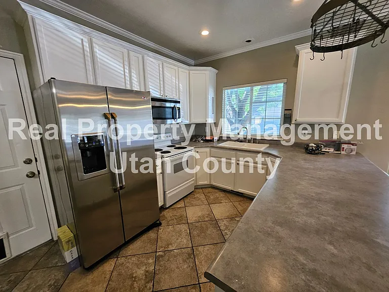 42 W 680 N — Photo 11