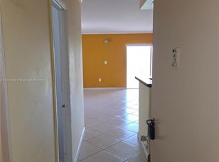 400 Kings Point Dr APT 401, Sunny Isles Beach, FL 33160