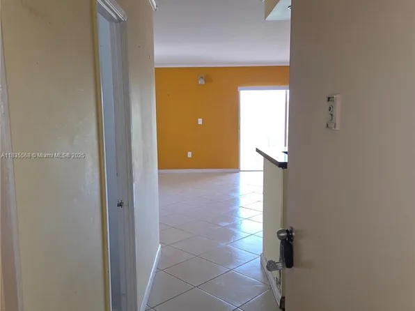 400 Kings Point Dr APT 401, Sunny Isles Beach, FL 33160
