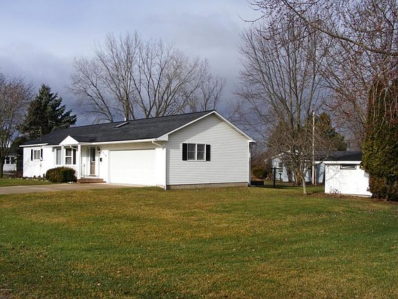 2nd image of 310 W Evergreen Ln