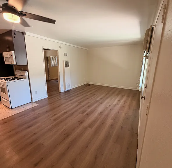 18605 Clark St — Photo 16