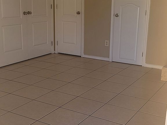 3rd image of 1706 Stone Dr APT 1