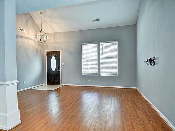 2nd image of 711 Pile Ave