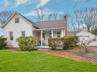 39 Blydenburg Ave, Smithtown, NY 11787