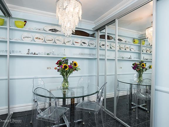 4th image of 424 E 52nd St APT 2A