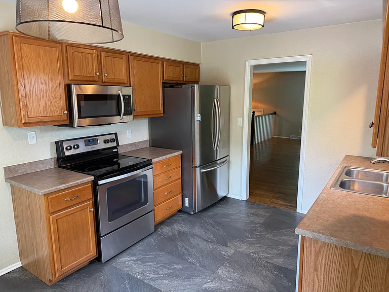 1001 W 75th St — Photo 13