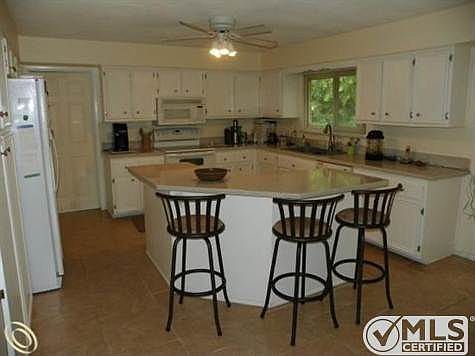 KITCHEN2.jpg