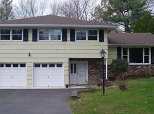 8 Highfield Cir, Mendham, NJ 07945