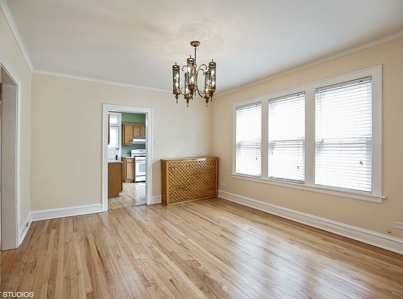 4th image of 4225 N Saint Louis Ave