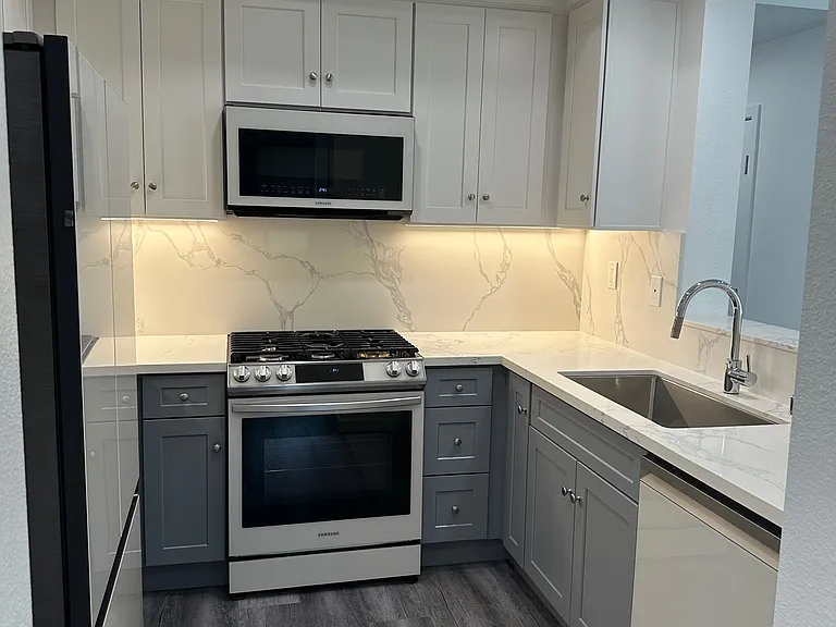 3100 Puesta Del Sol Ct #201 — Photo 8