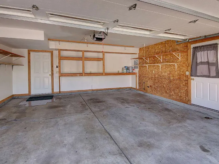 7490 Churchwood Cir — Photo 26