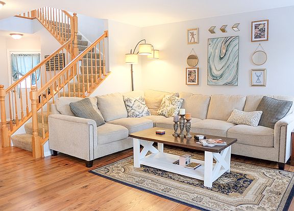 3rd image of 2477 Stoughton Cir #0