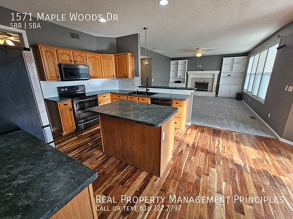 4th image of 1571 Maple Woods Dr