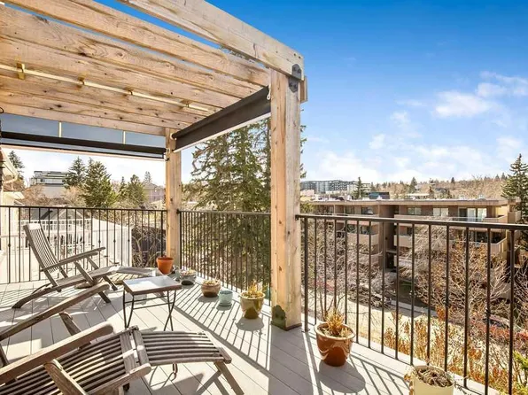 2410 W 16th St SW, Calgary, AB T2T 4E8