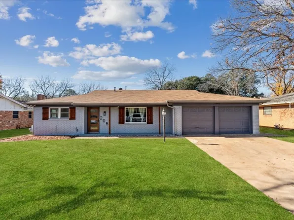 205 Belmont Dr, Hurst, TX 76053