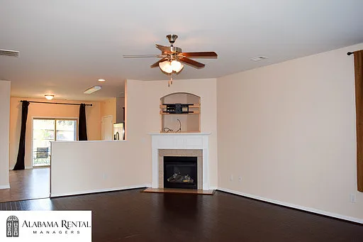 Great home for rent in Leeds! Available to View with 48 Hour Notice — Photo 3