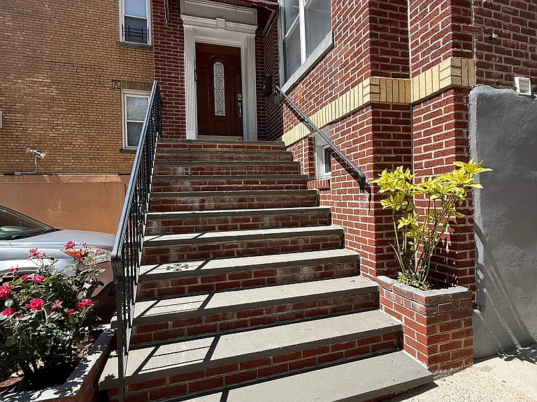 5409 Boulevard East #2 — Photo 2