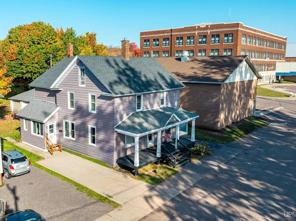 522 & 524 Front St, Lake Linden, MI 49945