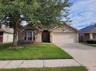 6821 Ridgewood Ln, Dickinson, TX 77539