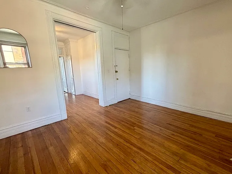 104 14th St #7 — Photo 3