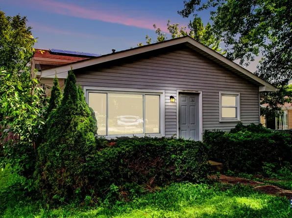 1807 Galilee Ave, Zion, IL 60099