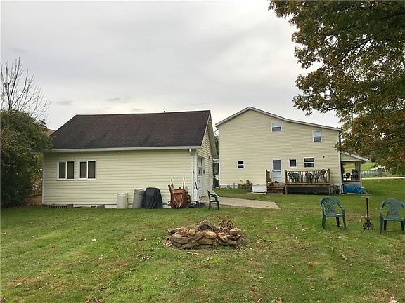3rd image of 112 Cherry St