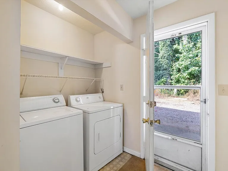 151 Clover Valley Cir — Photo 8